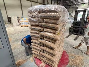 Bolsas Din Plus de 15kg ENplus A1 Certificado Pellets de madera ecológicos Patrón de palo de aserrín Chips de 6mm de diámetro Austria/Alemania - Product Image 4