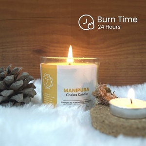 Bougie parfumée avec une lumière jaune vibrante inspirée du Manipura Chakra pour améliorer l'humeur et créer des espaces chaleureux et accueillants d'Inde - Product Image 3