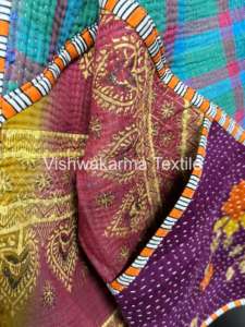 Veste en coton réversible matelassée vintage écologique Kantha pour femmes, faite à la main, courte, automne/hiver, logo avant, style bohème - Product Image 3