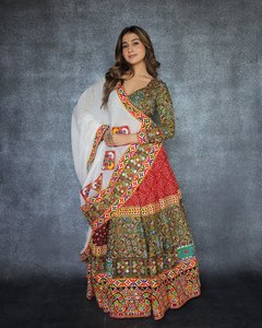 Lanzamiento del Nuevo LEHENGA CHOLI de Algodón Muselina Pesado RADHE EXPORT para Fiestas Tradicionales y Bodas con DUPATTA de Secado Rápido - Product Image 2