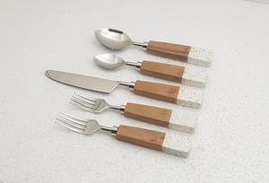 Juego de Cubiertos de Acero Inoxidable Plateado con Mango de Madera de Terrazo, Apto para Lavavajillas, Duradero, con Acabado Espejo, Moderno y de Tendencia - Product Image 2