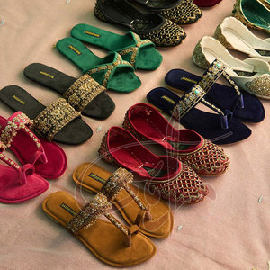 รองเท้าแตะผู้หญิง Kolhapuri แบบสั่งทำพิเศษ ลดราคาสุดฮอต พื้นรองเท้าหนังแท้ แฟชั่นทันสมัย น้ำหนักเบา กันน้ำ - Product Image 6