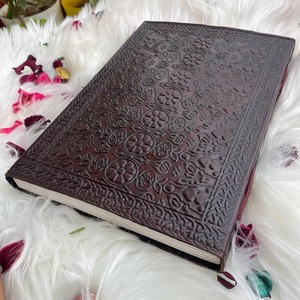 Diario de cuero en relieve de estrella celta de 13x10 pulgadas de gran tamaño hecho a medida con piedra hecha con papeles hechos a mano de algodón - Product Image 2
