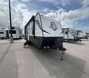 Autocaravana Usada 2022 F-o-r-e-s-t R-i-v-e-r O-z-a-r-k 2500TH, Compatible con Camionetas y Autos, para 4-6 Personas - Product Image 4