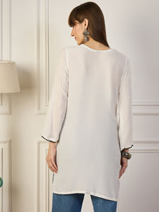 Kurtis courts en rayonne fabriqués en Inde pour un usage quotidien avec broderie tendance pour la mode quotidienne à vendre - Product Image 6