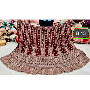 ชุด Lehenga กำมะหยี่สีแดงเข้มสำหรับเจ้าสาวที่ทันสมัยชุดทำงานสามารถรองรับตาข่ายยาวได้สองชั้น-สำหรับงานเลี้ยงฤดูร้อนเพื่อการส่งออก - Product Image 3