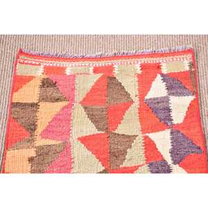 Alfombra Kilim de 1.9x10.7 pies, Alfombra Turca Vintage, Alfombra de Camuflaje Roja Naranja - Product Image 5