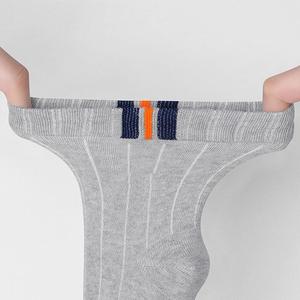 Logotipo personalizado Nuevo diseño Calcetín colorido Unisex Algodón Crew Calcetines cortos y largos AB Calcetines no coincidentes Mujeres Hombres Medias de calle - Product Image 4