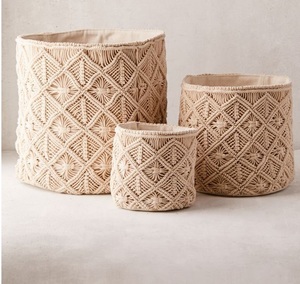 Cesta de almacenamiento de macramé duradera con estilo bohemio para organización de temporada en armarios, pasillos o dormitorios - Product Image 4