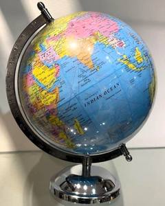Lámpara de Escritorio con Globo Terráqueo de Metal Ligero con Retroiluminación de Color Cambiante y Diseño Impreso para Decoración de Oficina - Product Image 3