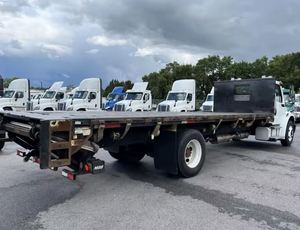 Best!! Heavy Duty Diesel Semi Truck Tractor Head 6x4 Sleeper Cab for Intercity and Long Haul <b>Transport</b> for Bulk <b>Transport</b> - Product Image 4