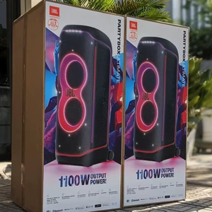 ORIGINAL NEW PACKAGED 100% Ultimate 1100 W Powered Speaker With 2 <b>Wireless</b> <b>Microphone</b> - Product Image 1