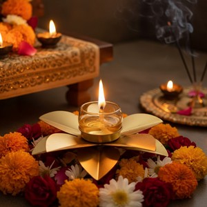 Portavelas de Té de Hierro Ecológico Hecho a Mano con Diseño de Loto, Diya Decorativo para Pooja, Diwali y Decoración Festiva del Hogar - Product Image 5