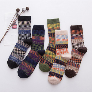 2026 <b>Men's</b> Cotton Thermal Crew <b>Socks</b> Comfortable Casual <b>Winter</b> <b>Socks</b> with Customizable Logo Wholesale for <b>Men</b> and Women - Product Image 2
