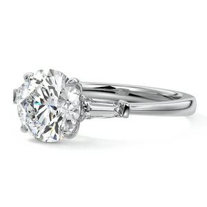 Anillo de tres piedras de oro macizo de 14K, Diamante redondo cultivado en laboratorio para mujeres, para propuestas de compromiso o regalos de aniversario para fiestas - Product Image 6