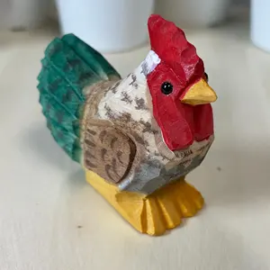 Statua di Gallina Intagliata a Mano YEEYAYA, Scultura in Legno per Decorazione Casa, Statuette Uniche in Legno per Arredamento Stanza - Product Image 6