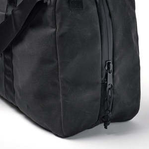 Sacs de voyage en toile noirs promotionnels, nouveau design, imperméables, unisexes, logo personnalisé, sac de voyage respirant - Product Image 6