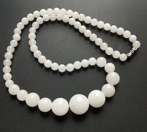 Collier en résine à la mode avec des bijoux de mode en pierre naturelle pour les créateurs de tendances élégants - Product Image 2