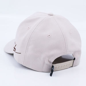 Casquette de baseball en coton ajustable à 5 panneaux, couleur unie, tendance - Personnalisable, de haute qualité, sportive, décontractée, utilisable en toutes saisons - Product Image 4