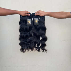 Paquet de cheveux humains bruts naturels de temple indien, tissage de cheveux Bodywave, faisceaux de tissage de cheveux vierges alignés sur les cuticules - Product Image 2