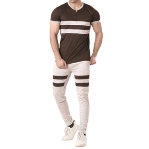 Ensemble Athleisure Rayé d'Été : Chemise Demi-Zip et Survêtement Slim Fit avec Contraste pour Homme, en Coton, Collection Été 2027 - Product Image 1