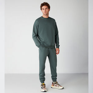 High Quality Oversized Crewneck Fleece Sweatshirt and Sweatpants Set Printed Manufacturer Embossed Winter men's suit - Product Image 2