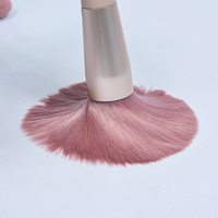 Pinceaux de maquillage professionnels pour le visage, 7 pièces, poils synthétiques doux, manche en bois, ensemble de pinceaux avec logo personnalisé