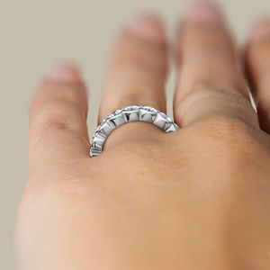 Anillo de tres piedras de moissanita de corte princesa para aniversario, cumpleaños o regalo de compromiso - Product Image 4