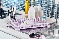 Égouttoir à vaisselle Afossa avec porte-couverts, en plastique durable et écologique, non pliable, multifonctionnel, pour comptoir de cuisine