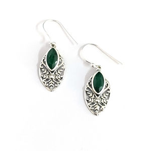 Pendientes de Esmeralda de 4.1 Gramos con Diseño de Copo de Nieve, Pendientes de Oro Blanco con Moissanita, Diamante y Perla para Bodas y Fiestas - Product Image 1