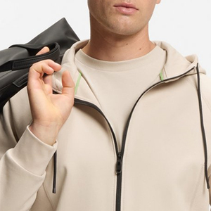 Sweat-shirt pour homme uni avec capuche réglable et cordon de serrage, design respirant pour le confort, vente en gros pour les acheteurs en gros avec manches longues - Product Image 2