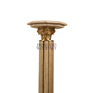 Elegante Pedestal de Mármol Beige Acanalado con Base Octogonal y Capitel de Latón Dorado - Product Image 4