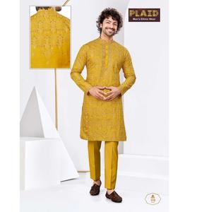 Kurta en soie douce pour hommes avec broderie complexe pour les tenues traditionnelles et les rassemblements en provenance d'Inde - Product Image 1
