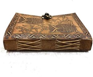 Diario de Cuero con Grabado de Búho Vintage, Tapa Dura con Cierre Metálico, Páginas Amarillas, Encuadernación Cosida, Cuaderno de Regalo - Product Image 4