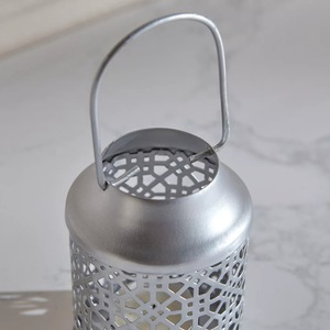 Lanterne de tombe en aluminium avec motif de feuilles Couleurs personnalisées Intérieur et extérieur Décoration de maison et de jardin Design classique éclair - Product Image 4