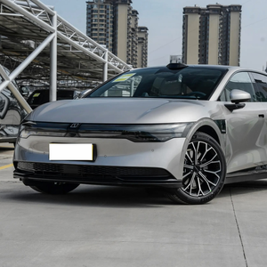 รถยนต์ไฟฟ้าซีดานขับเคลื่อน 4 ล้อ ระยะไกล ปี 2025 ความจุแบตเตอรี่ 100 กิโลวัตต์ชั่วโมง ระบบขับขี่อัจฉริยะ พลังงานใหม่ 4 ประตู - Product Image 2