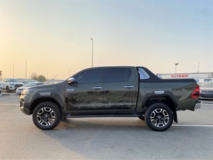 2023 pour Toyota Hilux Double Cab Pickup Sièges en cuir à direction à droite-Usagé - Product Image 4