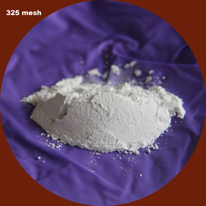 Micro polvo de la industria cerámica 99% Al2O3, mineral de bauxita de malla 325, polvo fino de alúmina fundida blanca cruda aplicado en materiales refractarios - Product Image 1