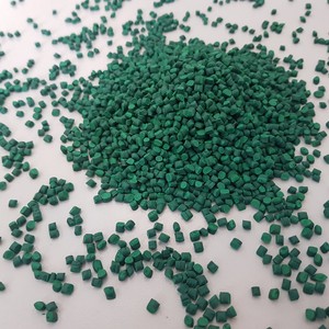 Masterbatch de plástico verde Gránulo pequeño para contacto de soplado de película + 84 918 002 630 - Product Image 1