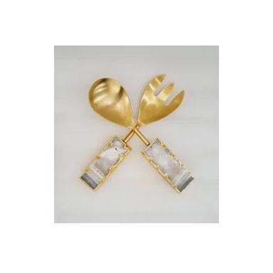 สีเงินและสีขาว