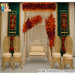 Elegante columpio de madera con decoración floral para decoración de bodas, compre un conjunto de columpios Haldi para la noche de Mehndi y Henna. - Product Image 1