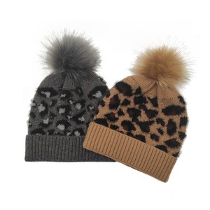 Gorro de invierno Unisex bordado personalizado, gorro acogedor negro sólido con patrón de dibujos animados para deportes al aire libre, ciclismo, hombres y mujeres - Product Image 1