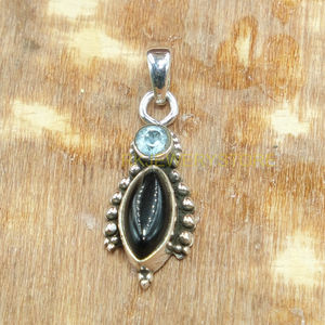 Pendentif artisanal en onyx noir et topaze bleue, argent sterling 925, pierres précieuses naturelles, bijoux bohèmes, cadeau pour femme, cadeau de Noël - Product Image 2