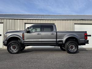 Ford F-250 Super Duty Crew Cab 4x4 2024, Limpia y Confiable - Product Image 2