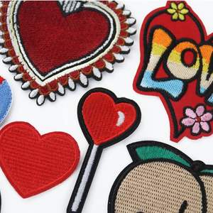 Parches bordados hechos a mano 100% personalizados para coser ropa hecha de tela de fieltro - Product Image 4