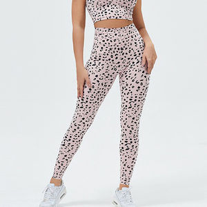 Mallas de Yoga de cintura alta para mujer hechas a medida al por mayor, transpirables, sostenibles, antibacterianas, ropa deportiva corta para uso en gimnasio - Product Image 5