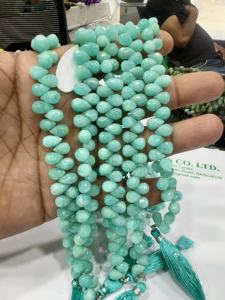 Lágrimas de Briolette facetadas de amazonita verde natural, tamaño de hebra de 8 pulgadas, 5-7mm, piedras preciosas sueltas de cuarzo con corte de cojín aproximado - Product Image 2