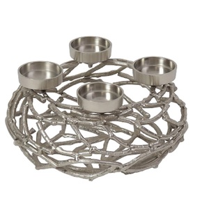 Portavelas de Metal con Superficie Texturizada que Agrega Profundidad, Carácter e Interés Artístico a Cualquier Estilo de Decoración del Hogar - Product Image 4