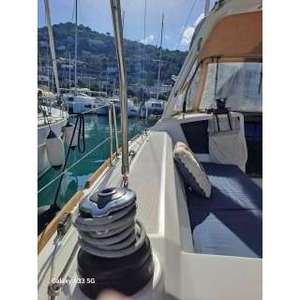 Yacht de pêche sportive Beneteau Oceanis 35 avec moteur inboard/outboard, coque en fibre de verre/EVA, longueur 3m - Product Image 3
