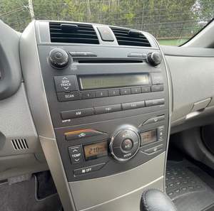 Toyota Corolla d'Occasion de 2010 Toutes Options Prête à l'Expédition - Product Image 6